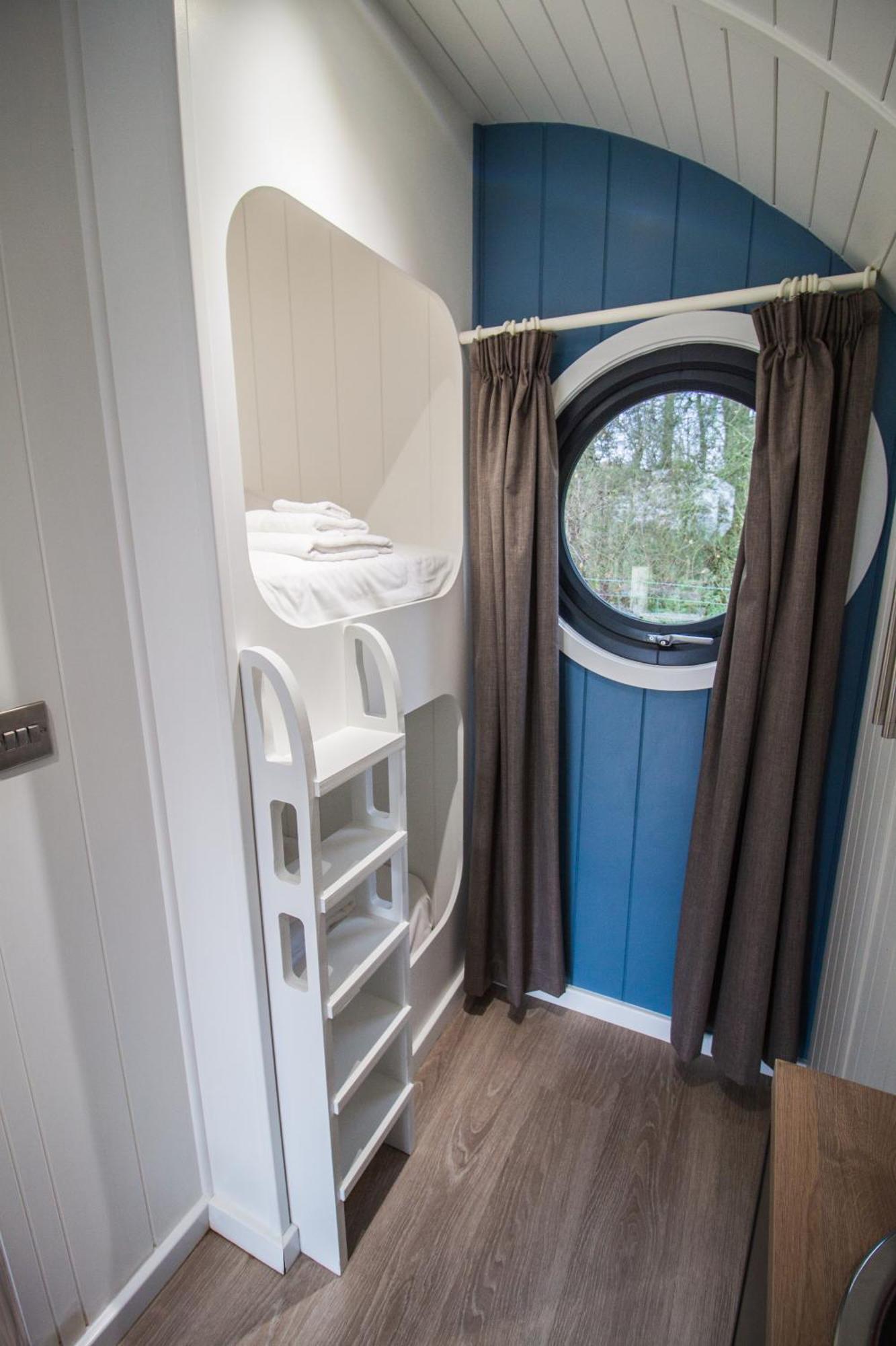 Отель High Oaks Grange - Glamping Пикеринг Номер фото